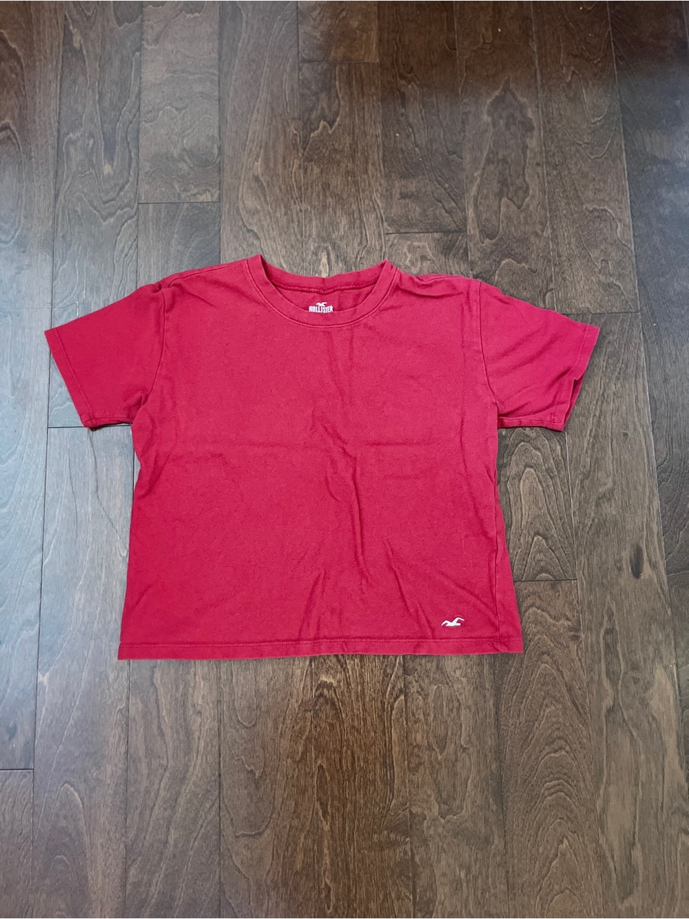 Hollister Solid Red Short Sleeve Tee